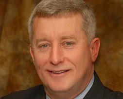 Headshot of Joe Senftle.